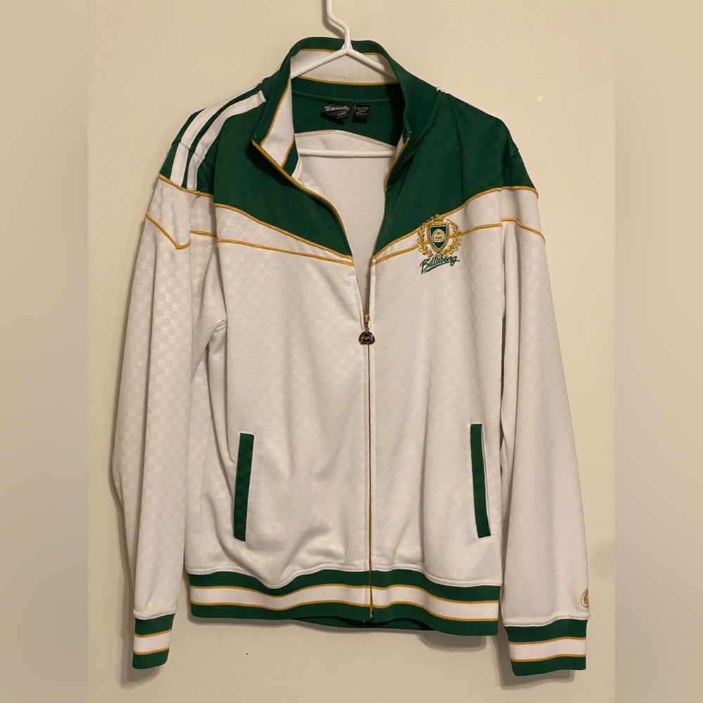 Vintage and unique billabong zip up sweater. Great material and features